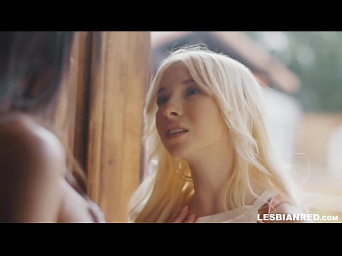 ❤️ A nena chega a casa uns meses despois e acaba comendo o coño da súa madrastra ☑ Só porno en nós ﹏
